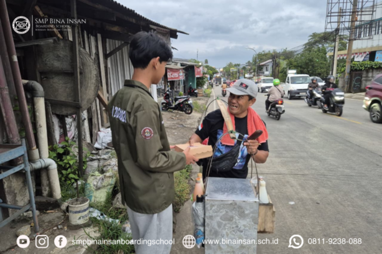Jumat Berkah: Memupuk Kepedulian, Menebar Kebaikan - SMP Bina Insan Boarding School
