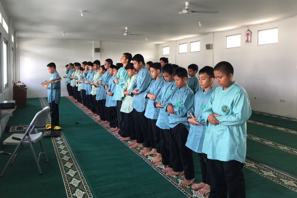 Pembiasaan Ibadah - SMP Bina Insan Boarding School
